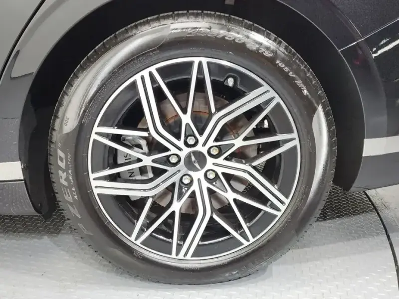 2023 Genesis G90 с пробегом 91 388 км