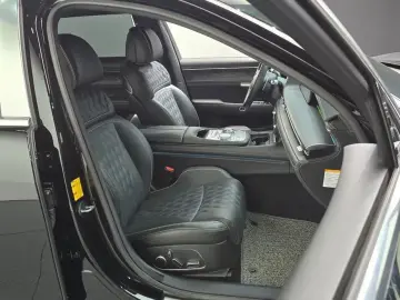 2023 Genesis G90 с пробегом 43 265 км