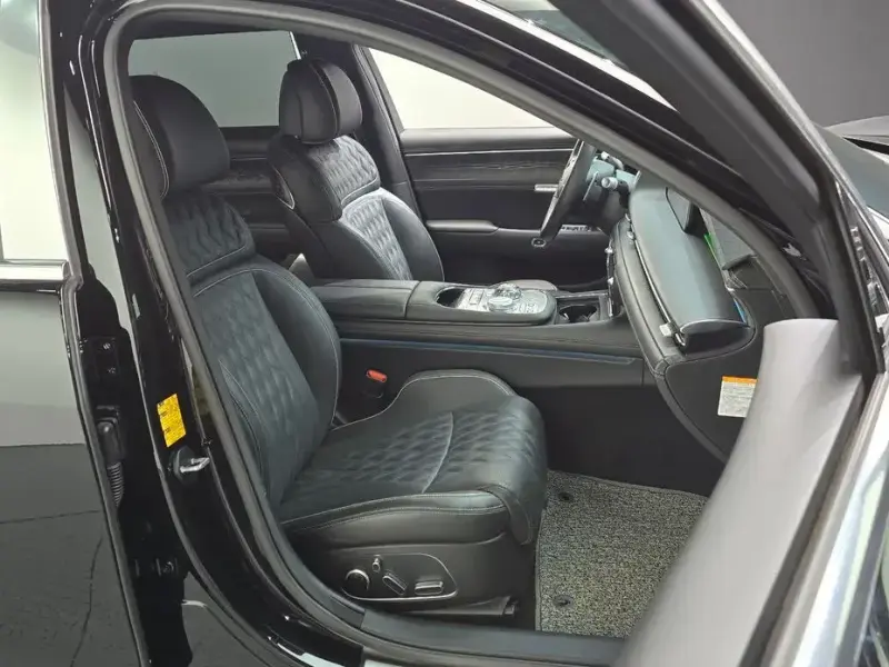 2023 Genesis G90 с пробегом 43 265 км