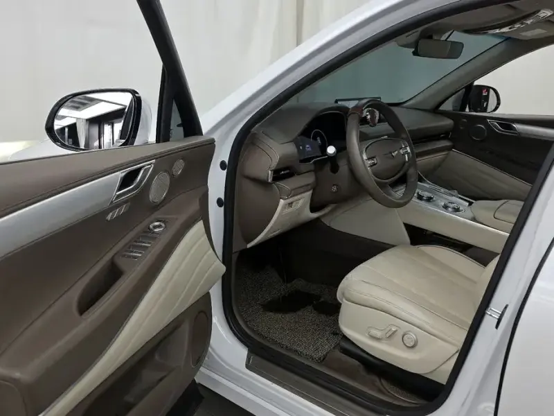 2023 Genesis GV80 с пробегом 87 370 км