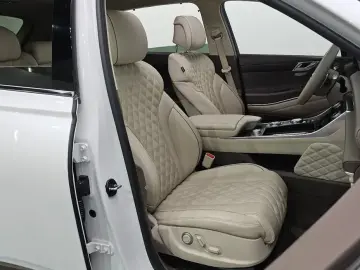 2023 Genesis GV80 с пробегом 52 886 км
