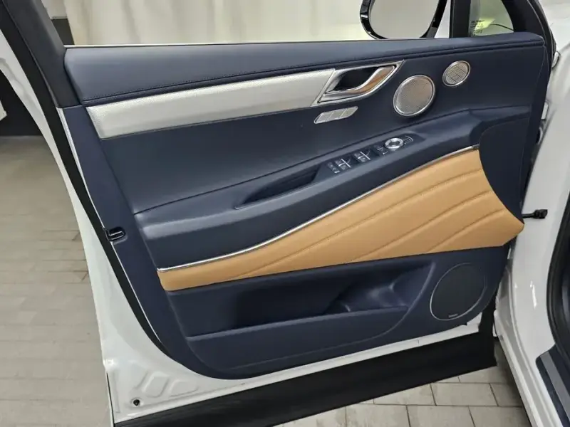 2023 Genesis GV80 с пробегом 48 966 км