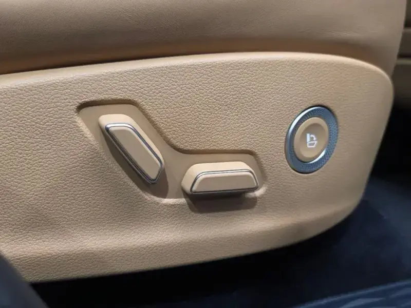 2023 Genesis GV80 с пробегом 13 864 км