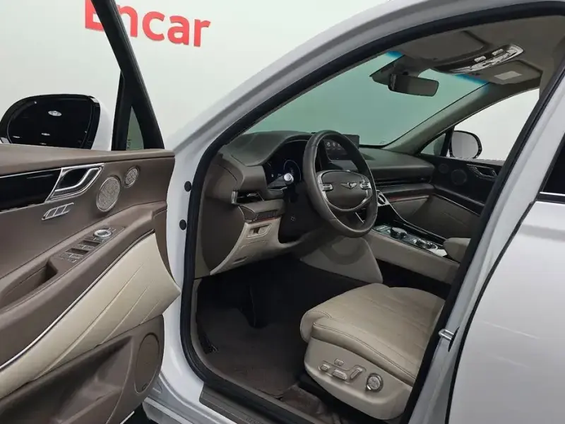 2023 Genesis GV80 с пробегом 25 275 км