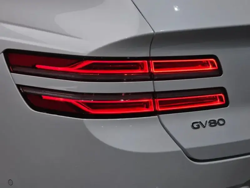 2023 Genesis GV80 с пробегом 25 275 км