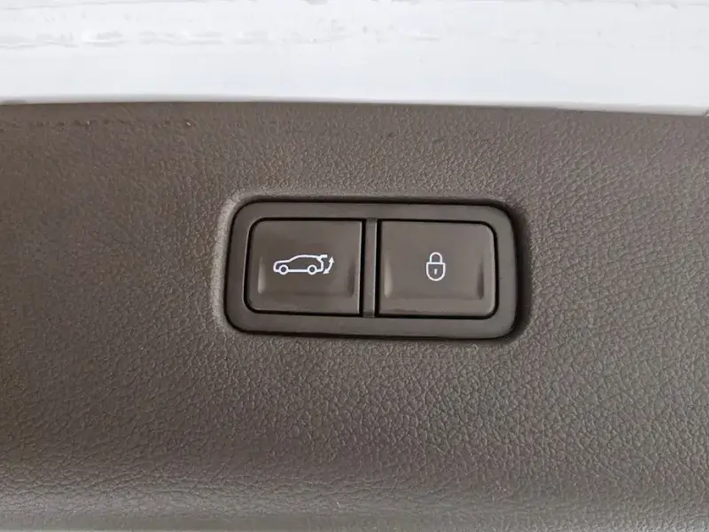 2023 Genesis GV80 с пробегом 25 275 км