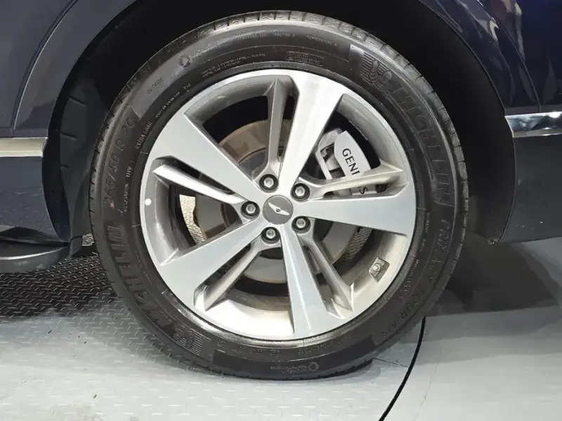 2023 Genesis GV80 с пробегом 36 093 км