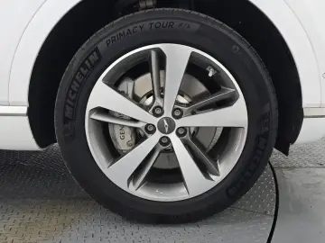 2023 Genesis GV80 с пробегом 24 545 км