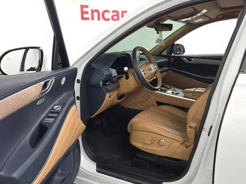 2023 Genesis GV80 с пробегом 24 545 км