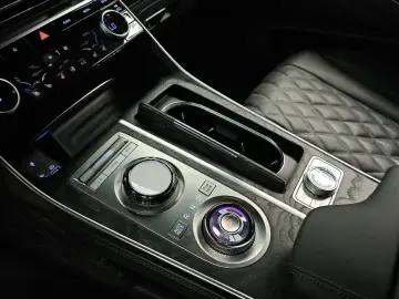 2023 Genesis GV80 с пробегом 29 121 км