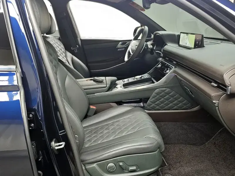 2023 Genesis GV80 с пробегом 29 121 км