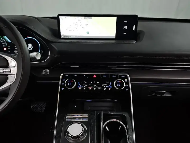 2023 Genesis GV80 с пробегом 29 121 км