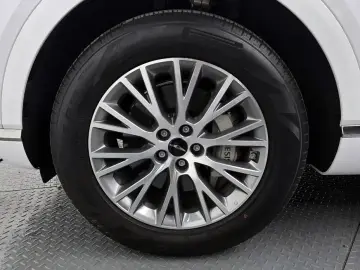 2023 Genesis GV80 с пробегом 30 504 км