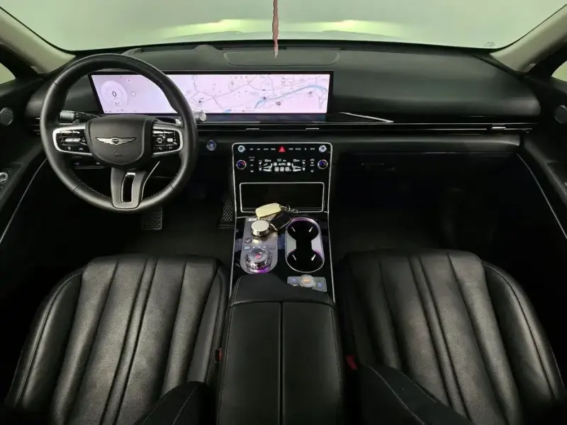 2023 Genesis GV80 с пробегом 30 504 км