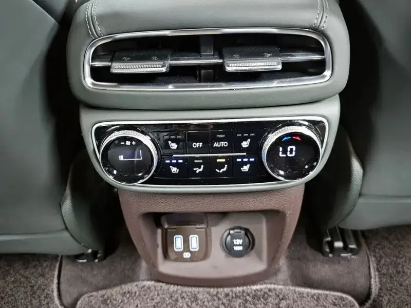 2023 Genesis GV80 с пробегом 29 121 км