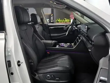 2023 Genesis GV80 с пробегом 30 504 км