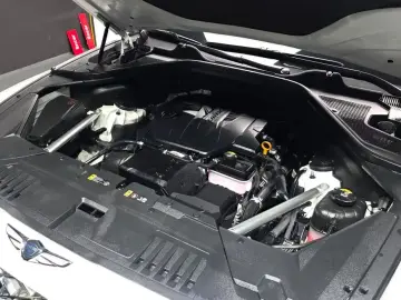 2023 Genesis GV80 с пробегом 19 965 км