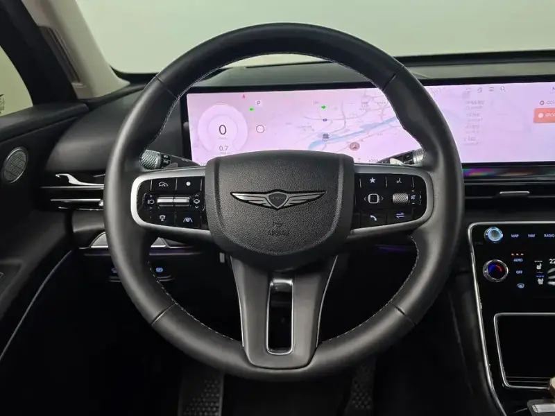2023 Genesis GV80 с пробегом 30 504 км