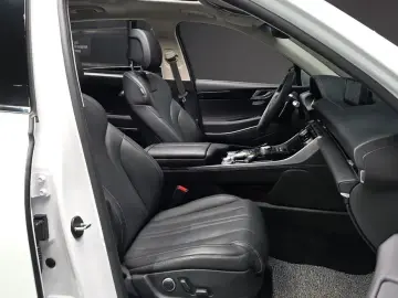 2023 Genesis GV80 с пробегом 19 965 км