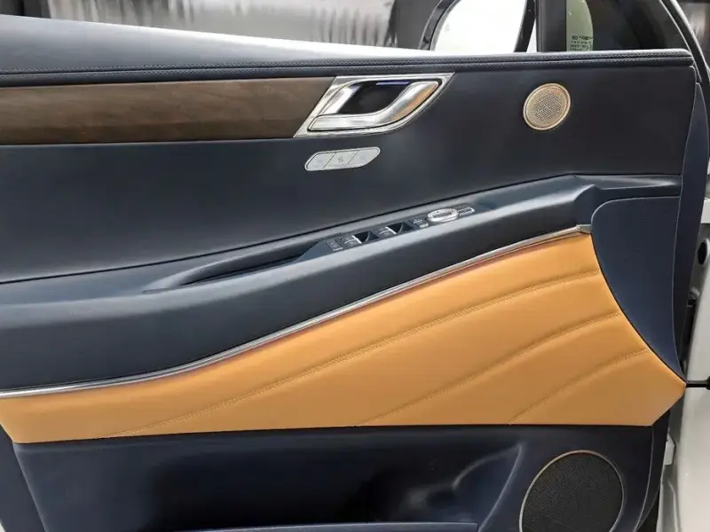 2023 Genesis GV80 с пробегом 50 818 км