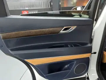 2023 Genesis GV80 с пробегом 50 818 км