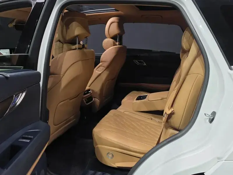 2023 Genesis GV80 с пробегом 35 081 км