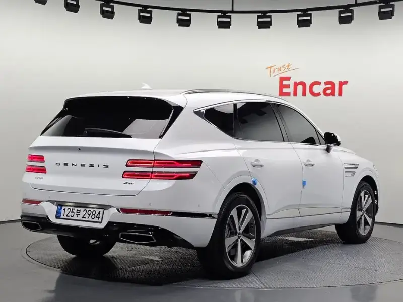2023 Genesis GV80 с пробегом 31 892 км