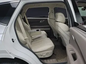 2023 Genesis GV80 с пробегом 31 892 км