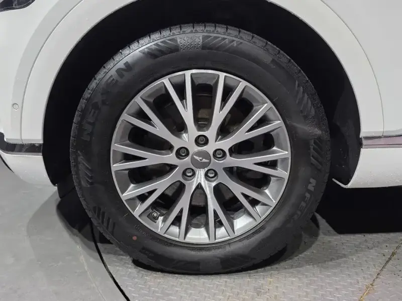 2023 Genesis GV80 с пробегом 39 545 км