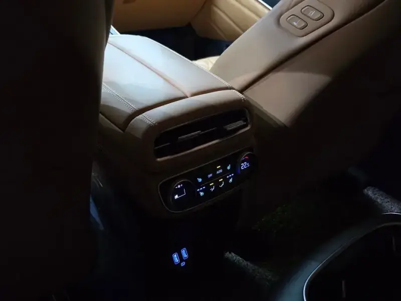2023 Genesis GV80 с пробегом 44 609 км
