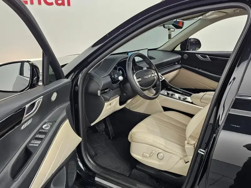 2023 Genesis GV80 с пробегом 25 711 км