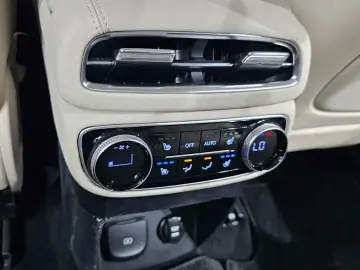 2023 Genesis GV80 с пробегом 25 711 км