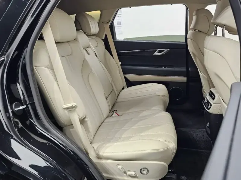 2023 Genesis GV80 с пробегом 25 711 км