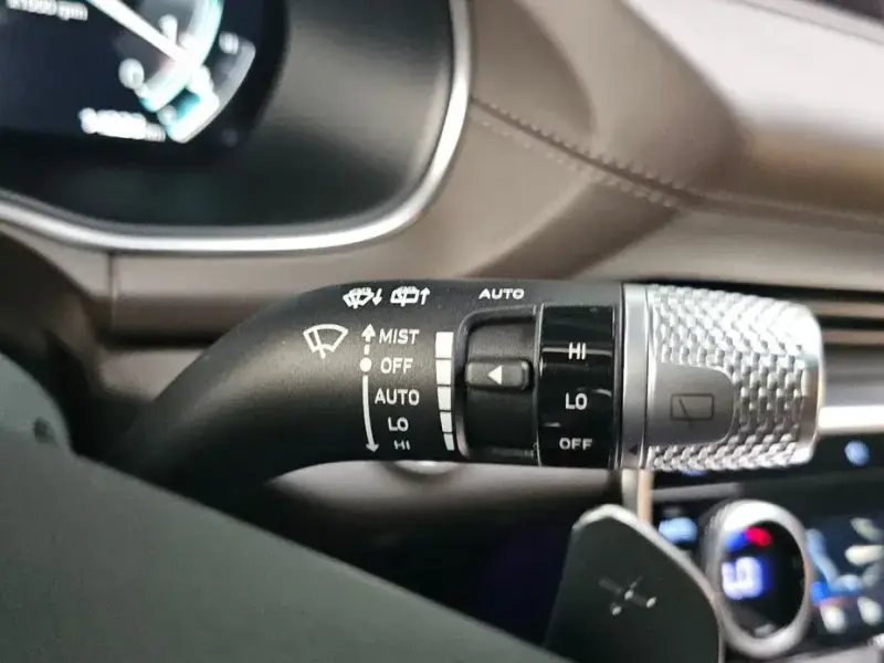 2023 Genesis GV80 с пробегом 14 226 км