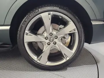 2023 Genesis GV80 с пробегом 14 226 км