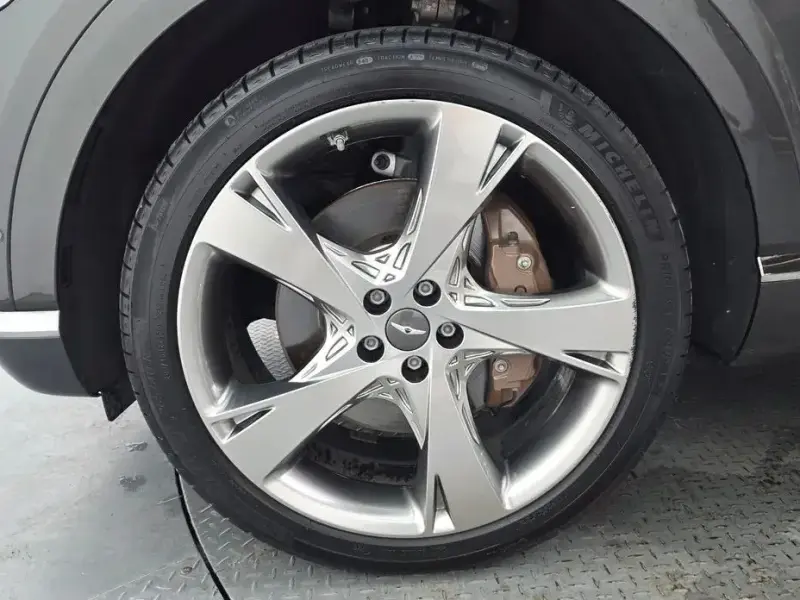 2023 Genesis GV80 с пробегом 76 012 км