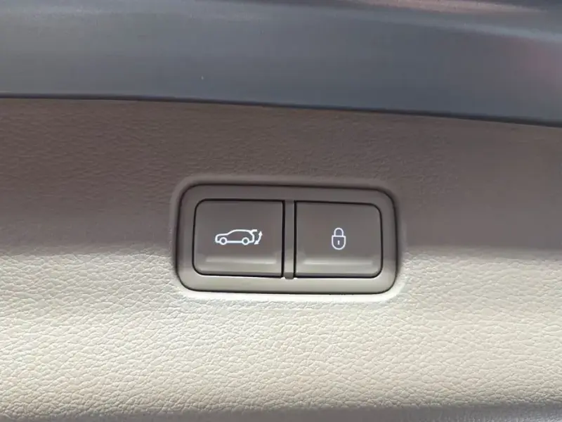 2023 Genesis GV80 с пробегом 76 012 км