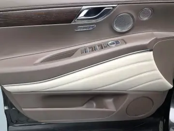 2023 Genesis GV80 с пробегом 76 012 км