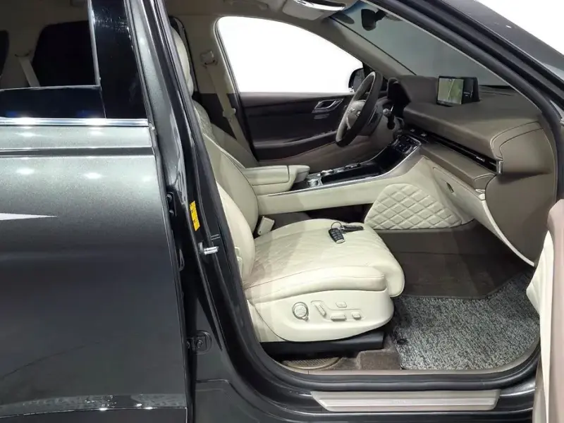 2023 Genesis GV80 с пробегом 76 012 км