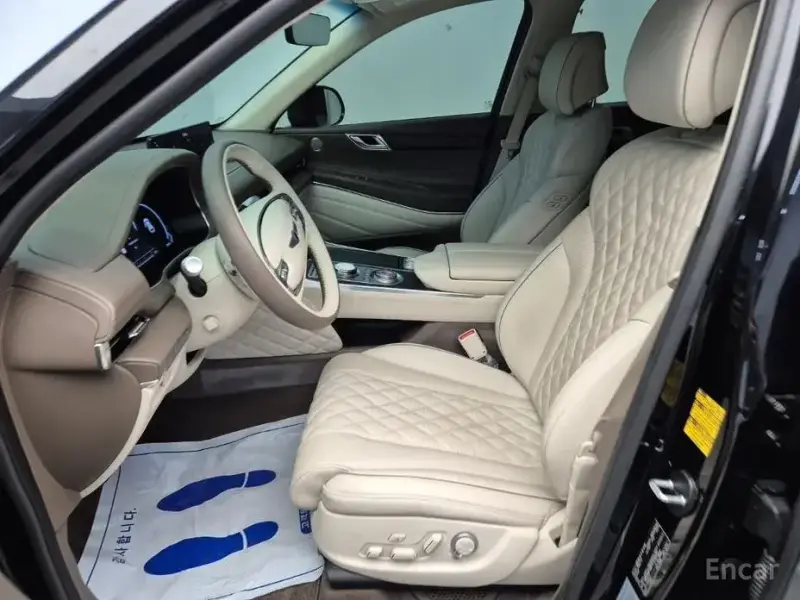 2023 Genesis GV80 с пробегом 13 044 км
