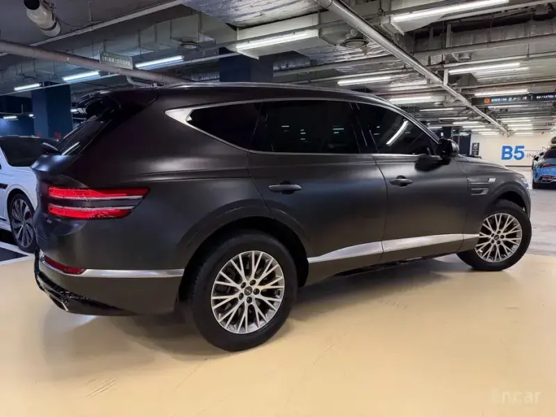 2023 Genesis GV80 с пробегом 35 000 км