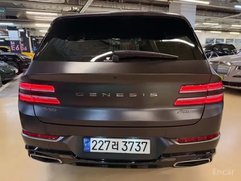 2023 Genesis GV80 с пробегом 35 000 км