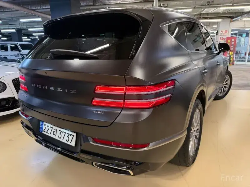2023 Genesis GV80 с пробегом 35 000 км