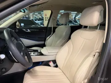 2023 Genesis GV80 с пробегом 35 000 км