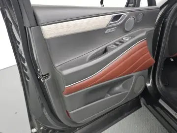 2023 Genesis GV80 с пробегом 19 766 км