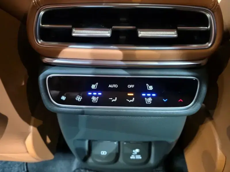 2023 Genesis GV80 с пробегом 61 051 км