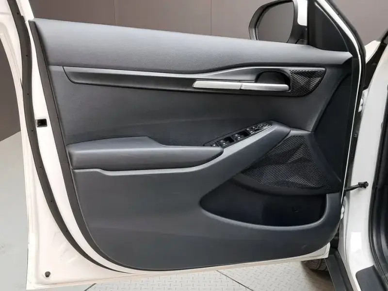 2023 Kia Seltos с пробегом 9 400 км