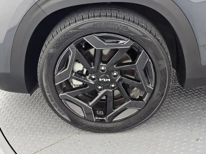 2023 Kia Seltos с пробегом 22 385 км