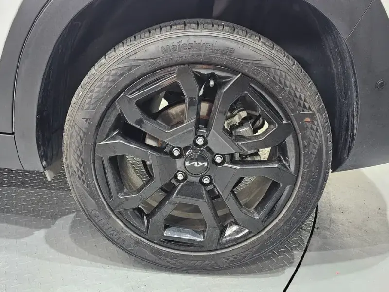 2023 Kia Seltos с пробегом 11 723 км