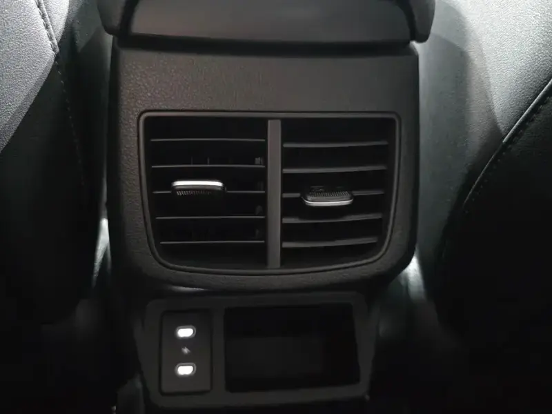 2025 Kia Seltos с пробегом 8 590 км